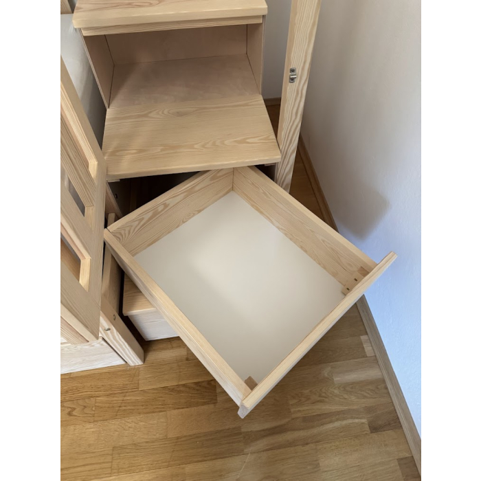 Schublade für ein Bett mit trepp Ostereich